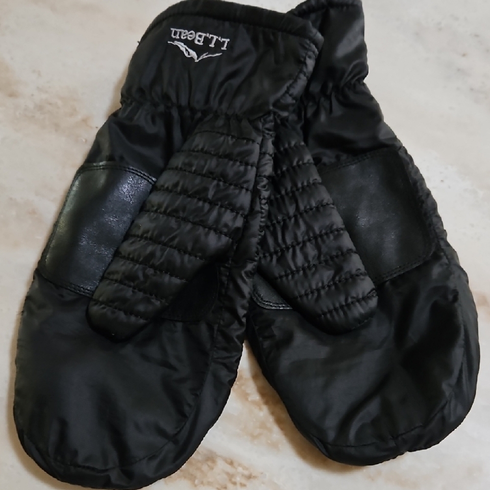 L.L. Bean Adult Black Mittens